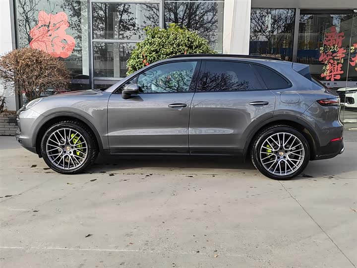 Фото 2 - Porsche Cayenne Hybrid