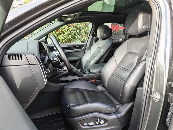 Фото 5 - Porsche Cayenne Hybrid