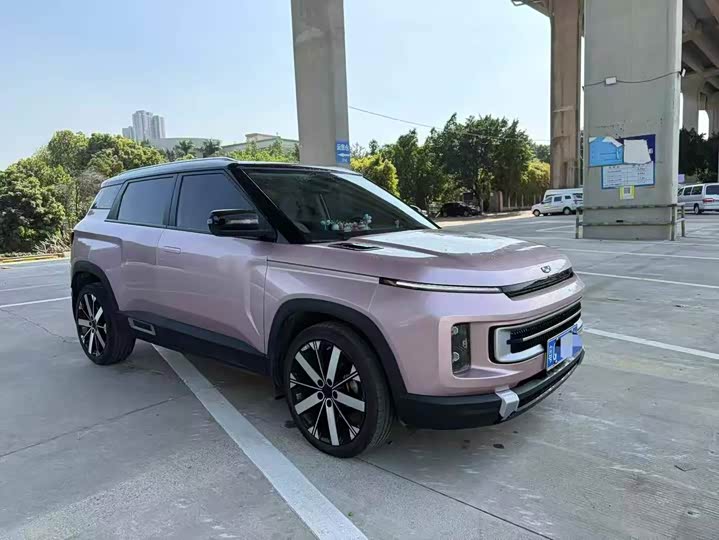 Фото 3 - Geely Icon