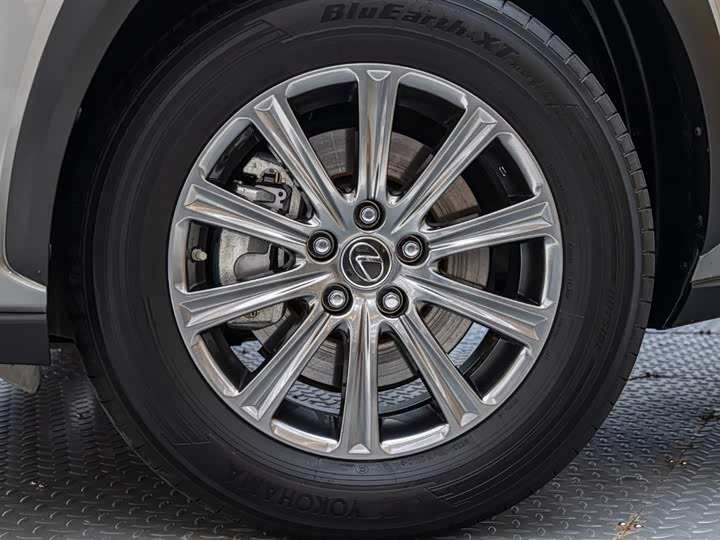 Фото 7 - Lexus NX