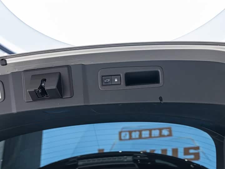 Фото 9 - Lexus NX