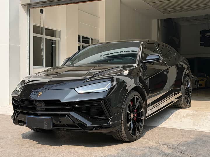 Фото 1 - Lamborghini Urus