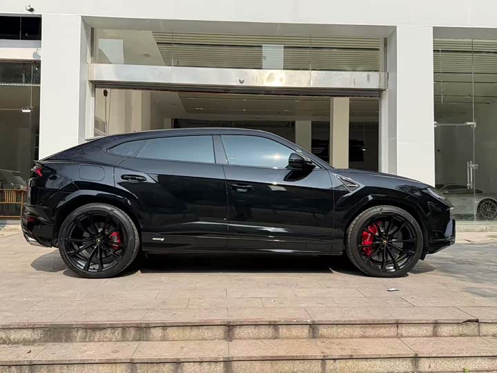 Фото 6 - Lamborghini Urus