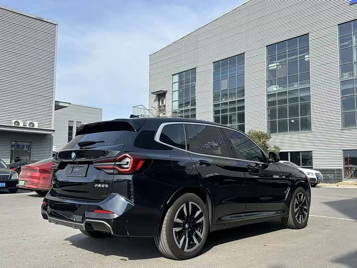 Фото 6 - BMW iX3