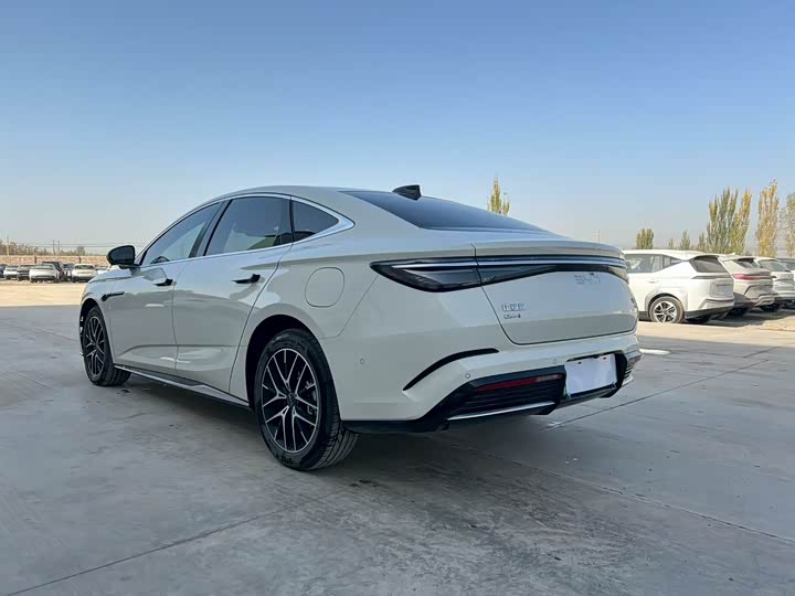 Фото 9 - BYD Seal 07 DM-i Hybrid