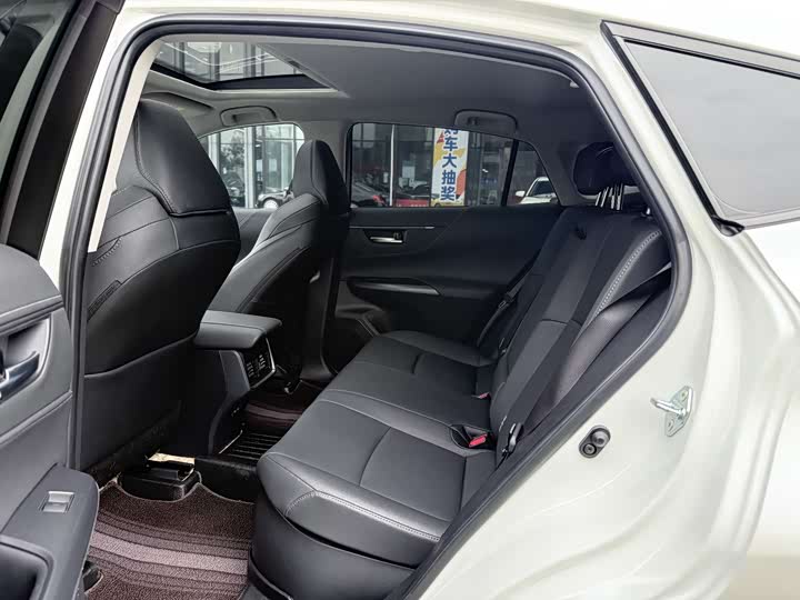 Фото 7 - Toyota Venza