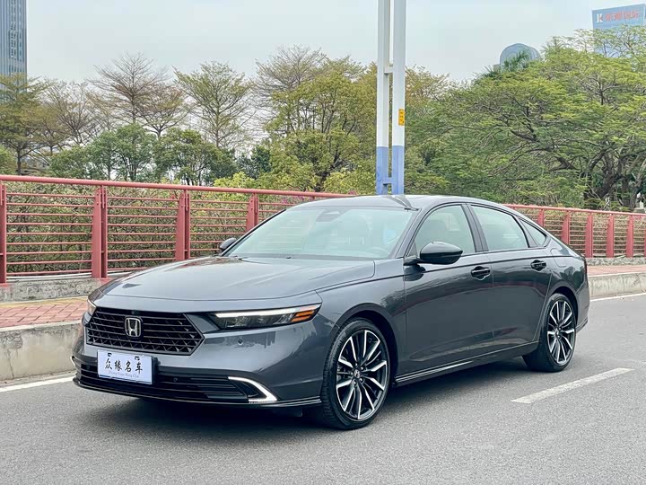 Фото 1 - Honda Accord