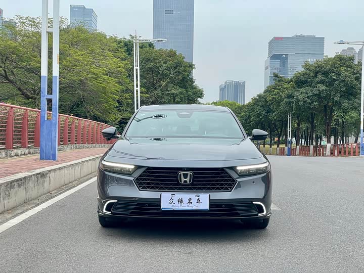 Фото 2 - Honda Accord