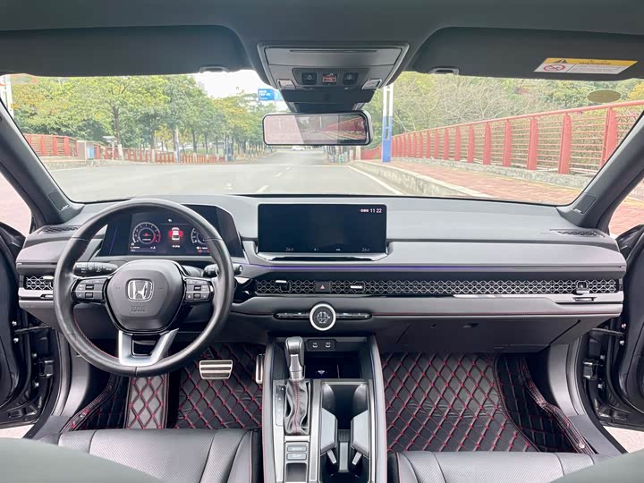 Фото 9 - Honda Accord