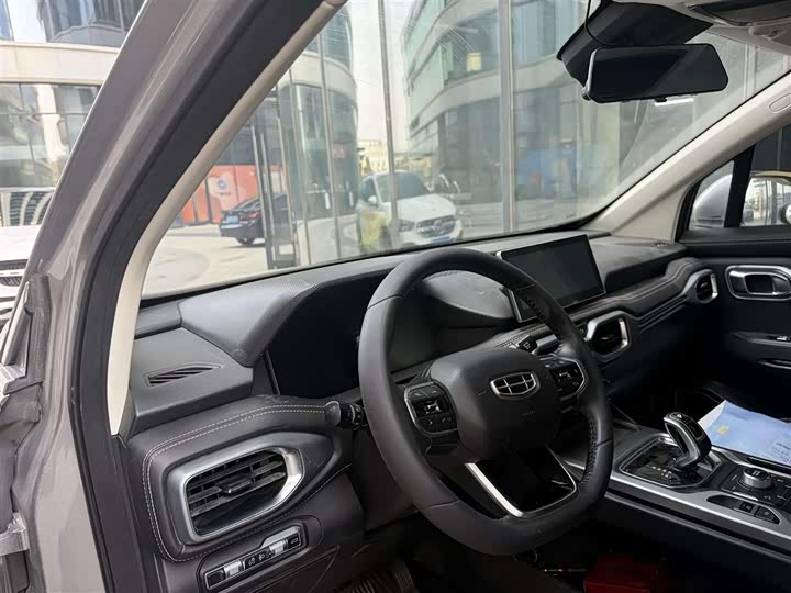 Фото 4 - Geely Okavango