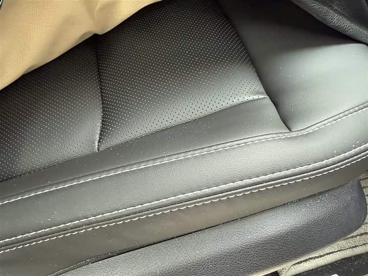 Фото 9 - Geely Okavango