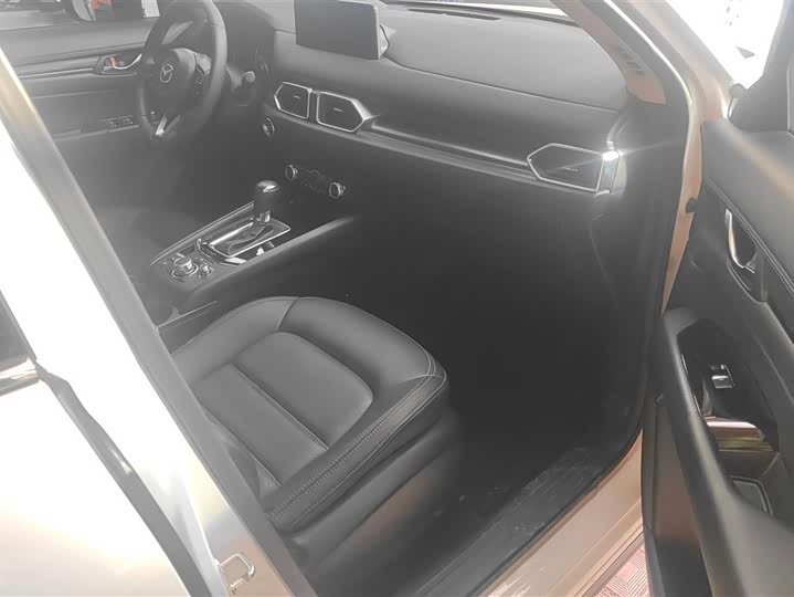 Фото 8 - Mazda CX-5