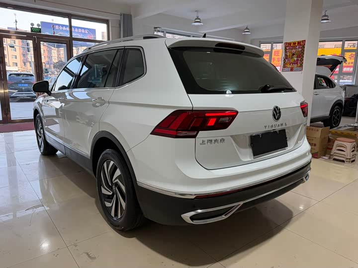 Фото 4 - Volkswagen Tiguan L Pro