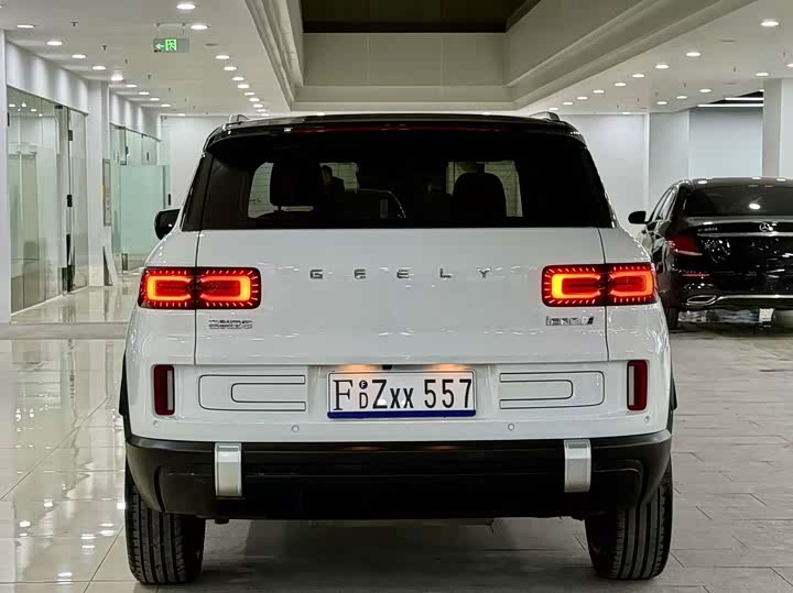 Фото 4 - Geely Icon