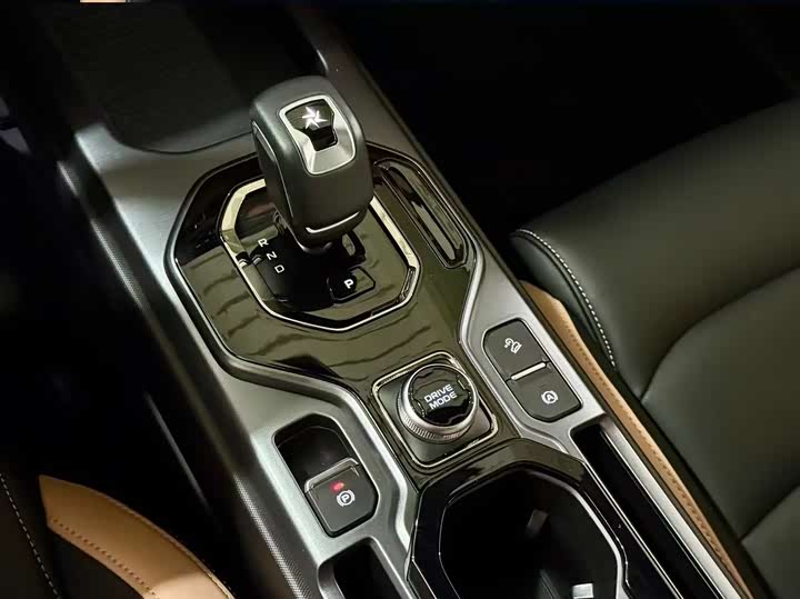 Фото 9 - Geely Icon