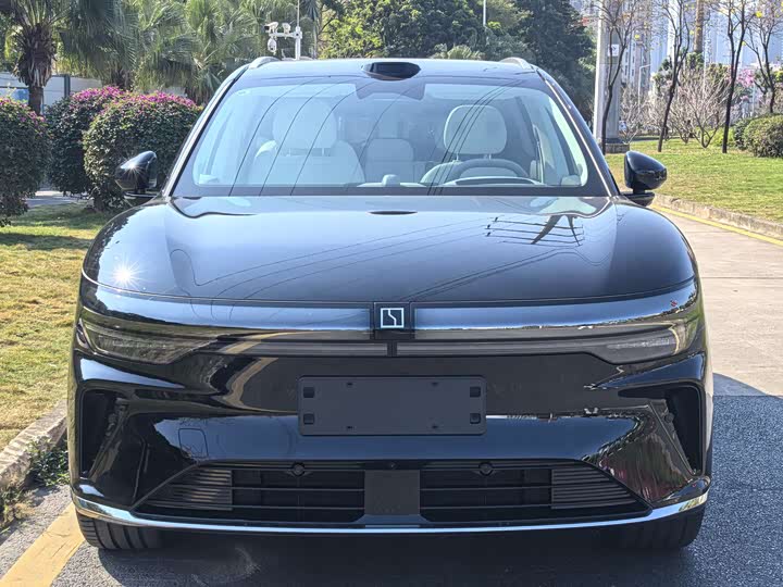 Фото 2 - Zeekr 7X