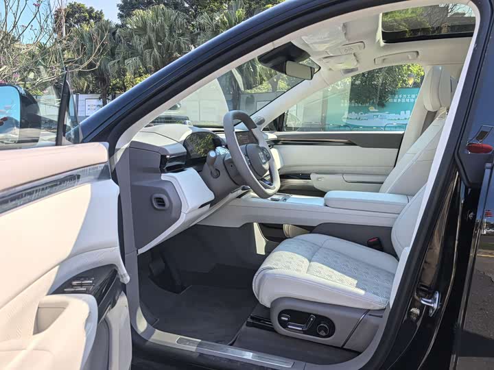 Фото 4 - Zeekr 7X