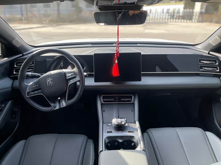 Фото 9 - BYD Qin L