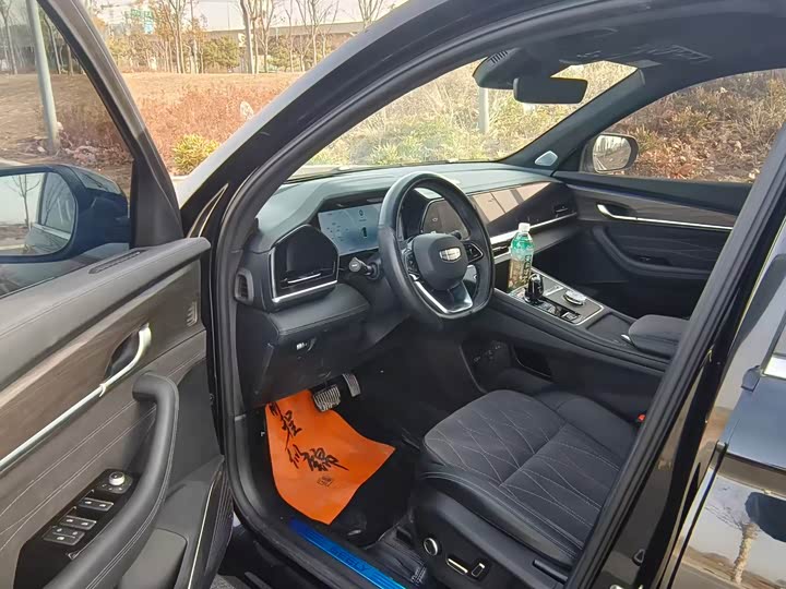 Photo 4 - Geely Monjaro