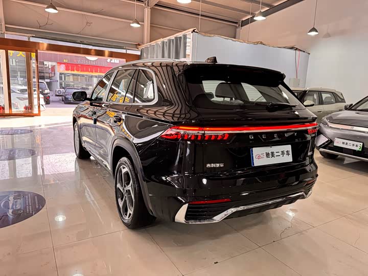 Фото 7 - Geely Monjaro