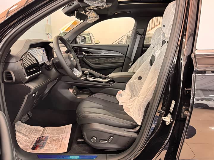 Фото 8 - Geely Monjaro