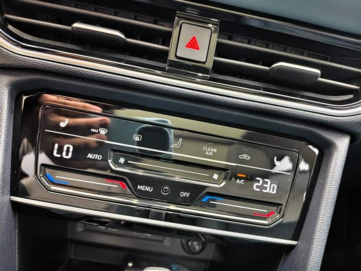 Фото 6 - Volkswagen Tharu