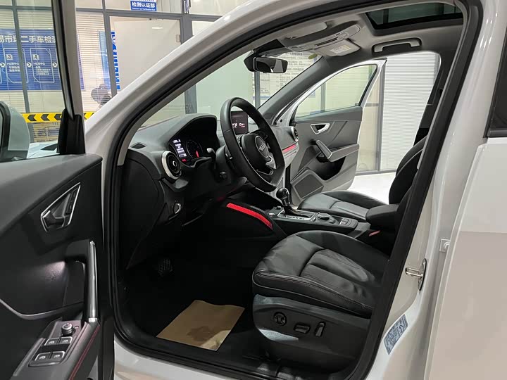 Фото 8 - Audi Q2L