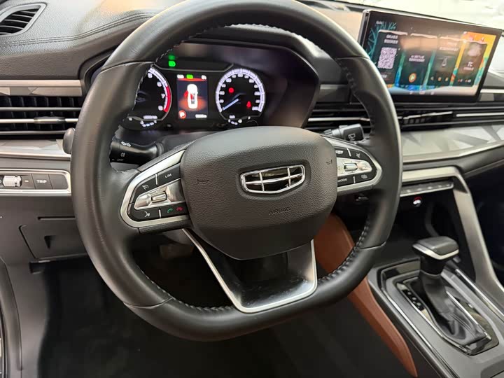 Фото 9 - Geely Vision X6