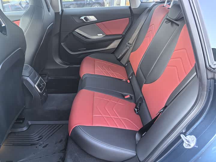 Photo 3 - BMW 2 Series