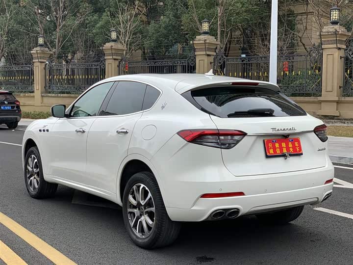 Фото 6 - Maserati Levante