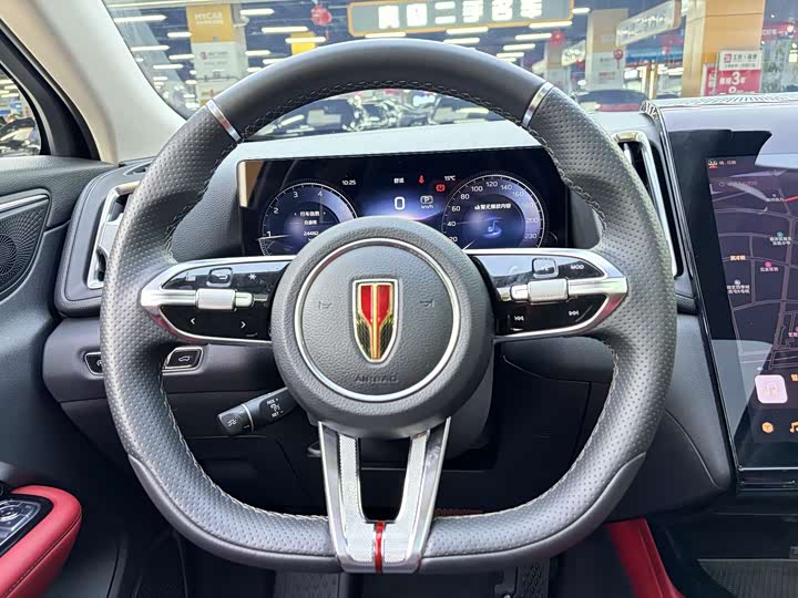 Фото 7 - Hongqi HS3