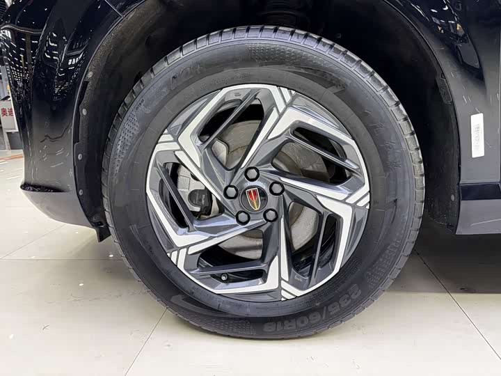 Фото 8 - Hongqi HS3