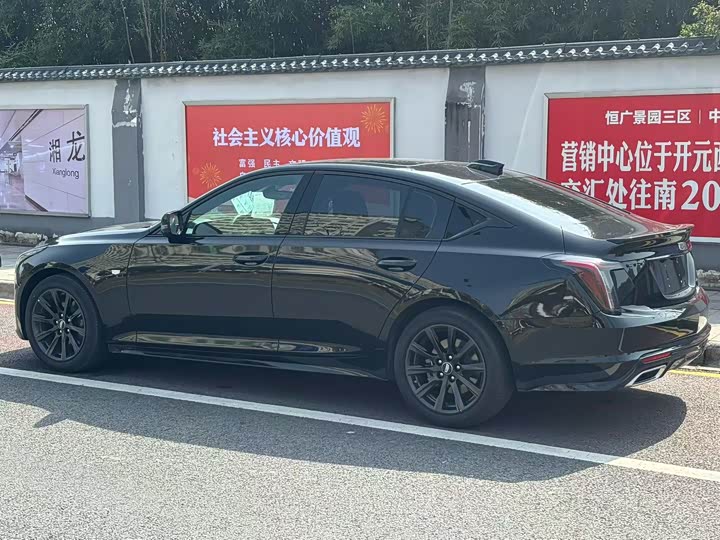 Фото 9 - Cadillac CT5