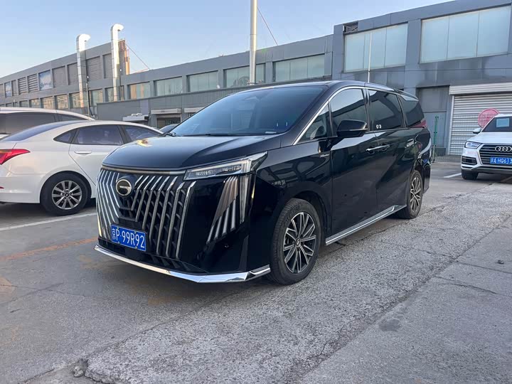 Фото 1 - GAC Trumpchi M8