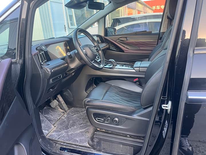 Фото 4 - GAC Trumpchi M8