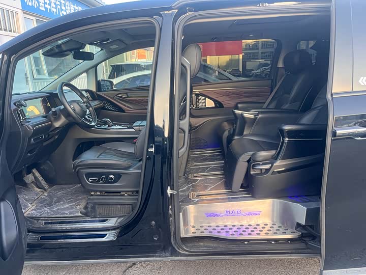 Фото 5 - GAC Trumpchi M8