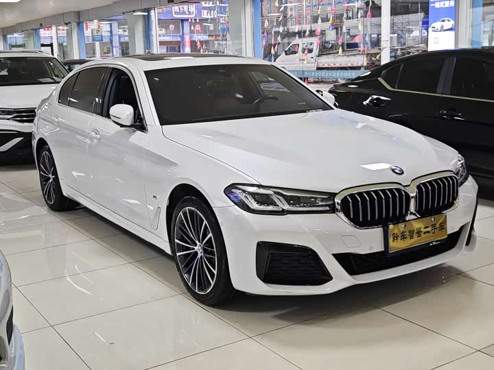 Фото 3 - BMW 5 Series
