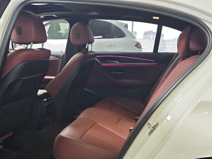 Фото 8 - BMW 5 Series