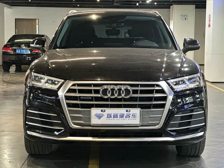 Фото 2 - Audi Q5L