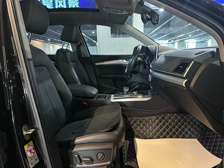 Фото 9 - Audi Q5L