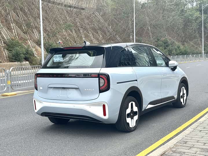 Фото 5 - BAIC Arcfox Kaola