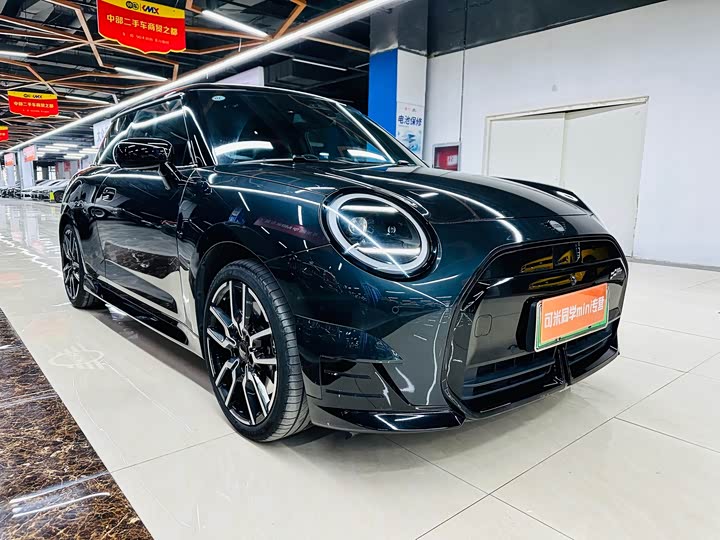 Photo 4 - Mini Cooper