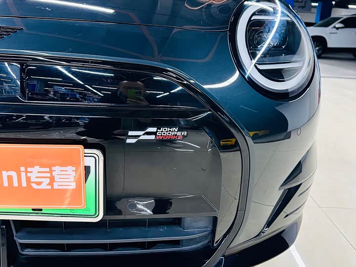 Photo 8 - Mini Cooper