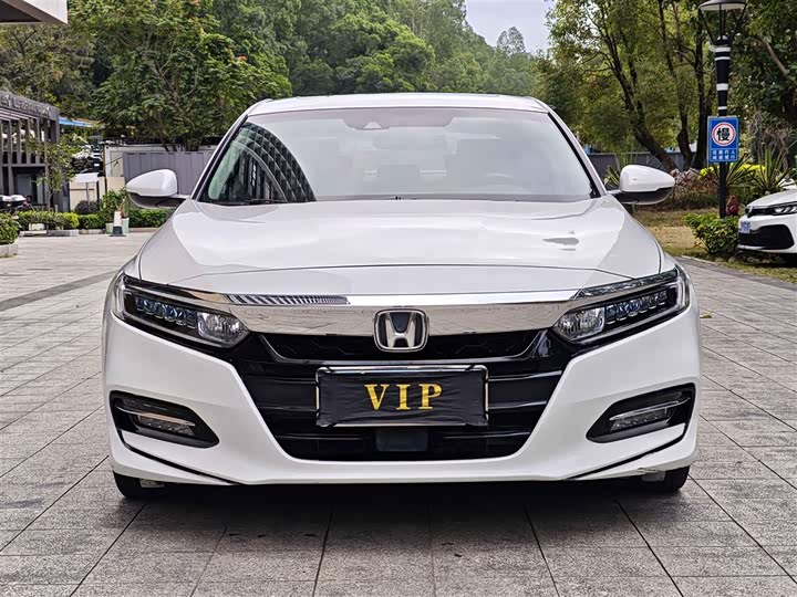 Фото 2 - Honda Accord