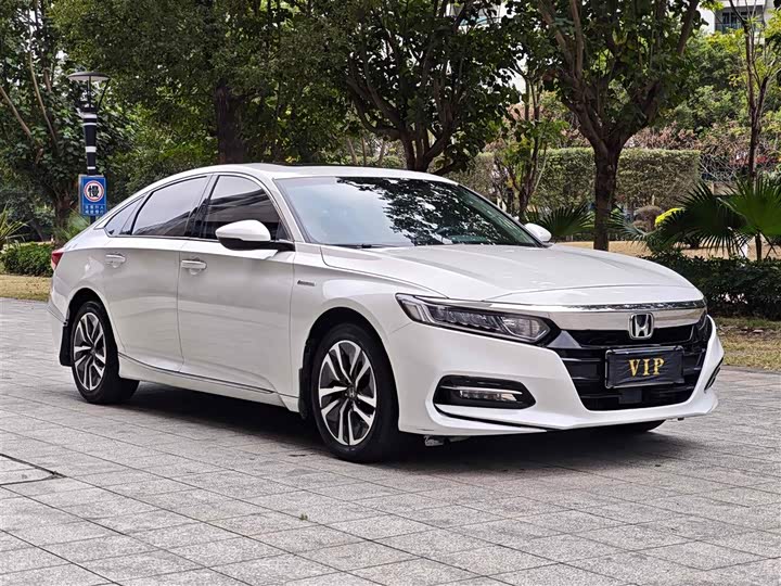 Фото 3 - Honda Accord