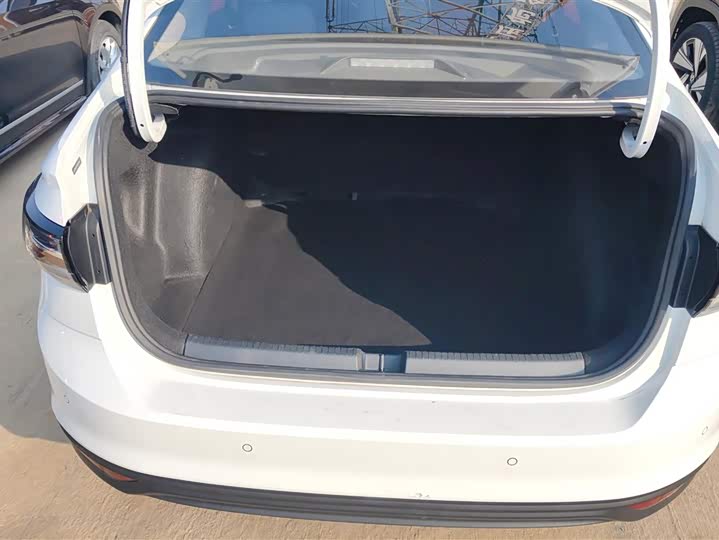 Фото 4 - Volkswagen Lavida