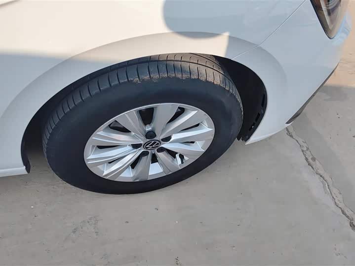 Фото 6 - Volkswagen Lavida