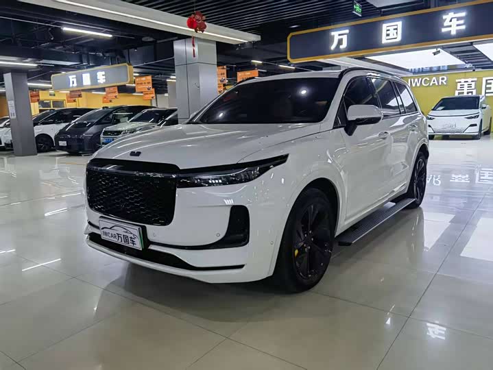 Фото 1 - LiXiang One