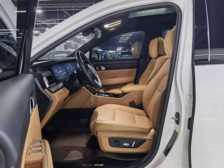 Фото 4 - LiXiang One