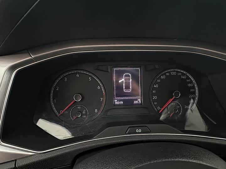 Фото 2 - Volkswagen T-Roc